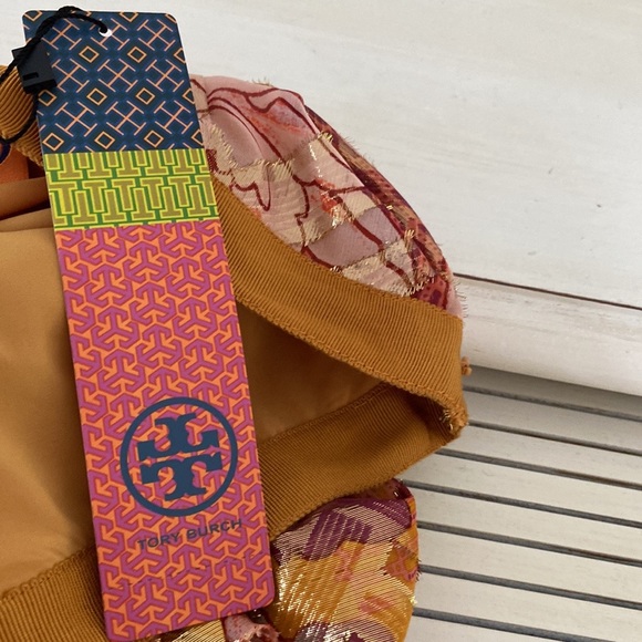 New With Tags. Tory Burch Gold Shimmer Flower Print Festive Holiday Skirt Size 2 - Picture 7 of 9